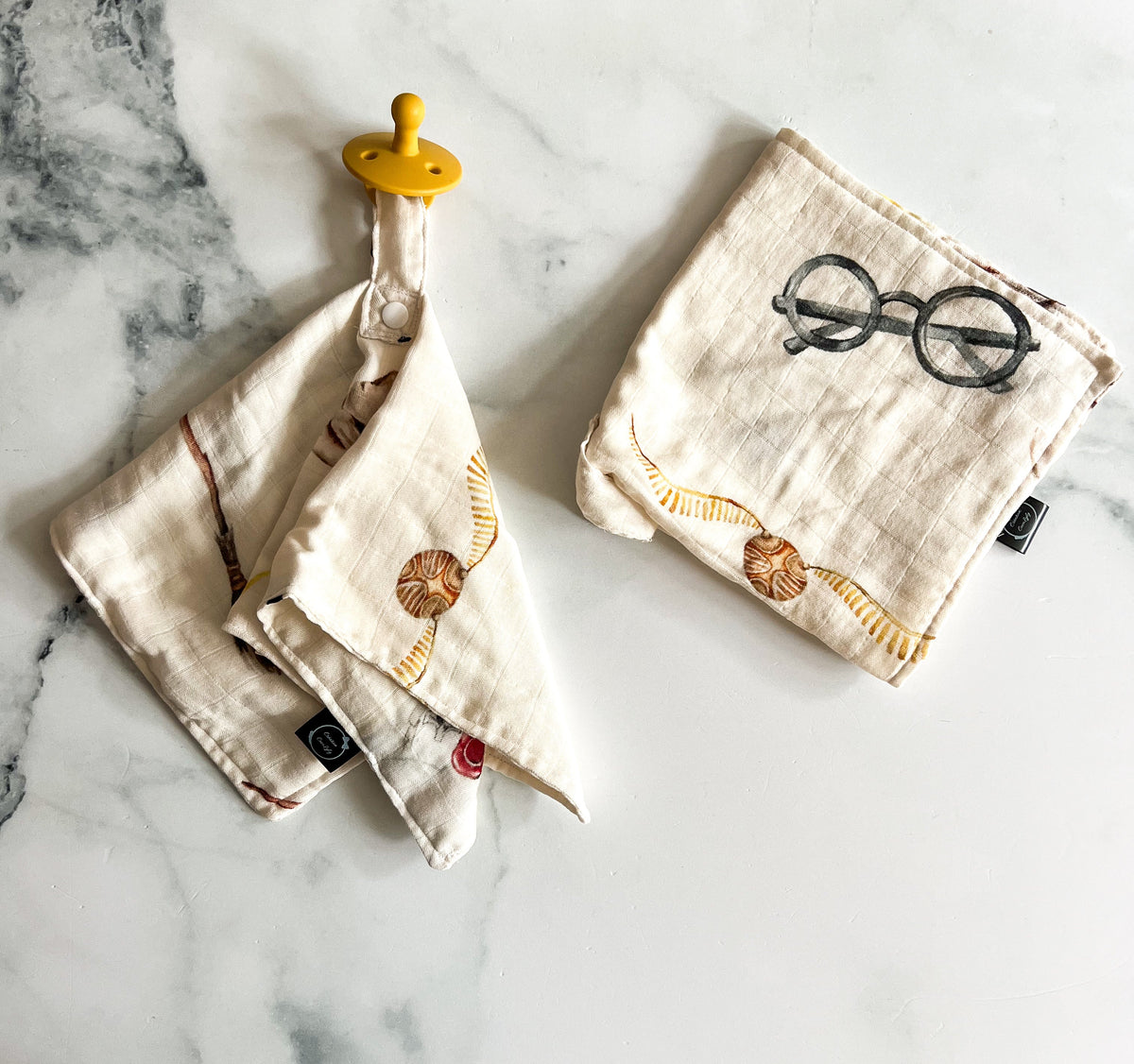 Attache-sucette sorciers en mousseline de bambou