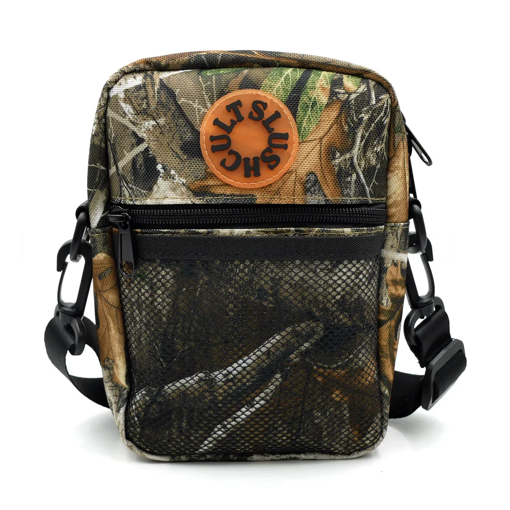Bolso lateral 'Anywhere' de Slushcult - Camuflaje de árbol