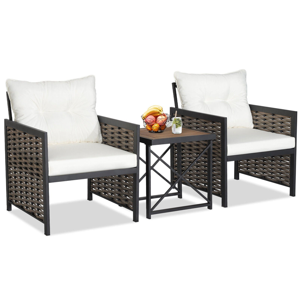 Juego de jardín de ratán de 3 piezas: 2 sillones trenzados con capacidad para 360 lb, cojines color blanco roto y mesa auxiliar con tablero macizo de acacia de 19 pulgadas