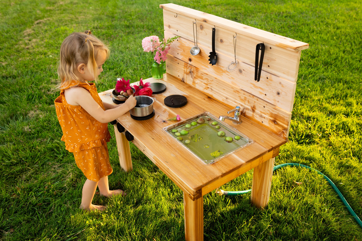Mini Mud Kitchen