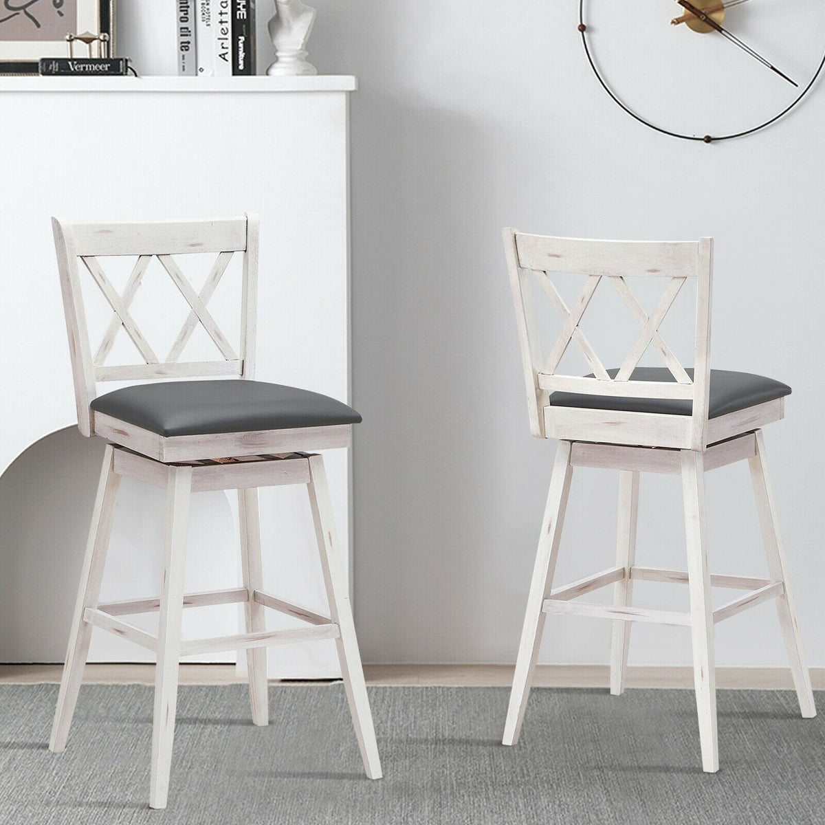 Juego de 2 taburetes de bar giratorios en blanco antiguo con respaldo en X, altura del asiento de 29,5 pulgadas y reposapiés de 12 pulgadas