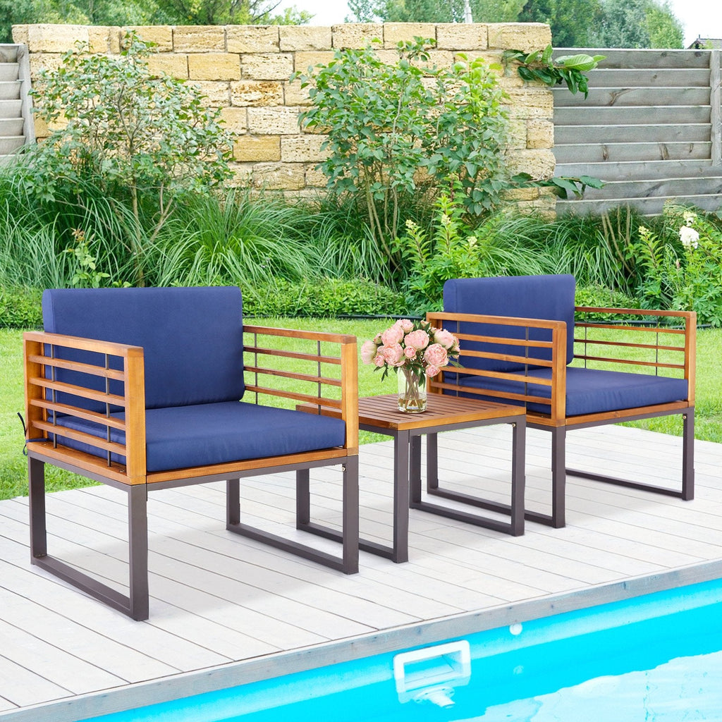 Juego de Conversación para Patio de 3 Piezas, 2 Sillas con Estructura de Metal Soportan 400 lb con Respaldo de Listones de Acacia, Cojines Azul Marino con Cuerdas de Amarre y Mesa de 20 in con Tapa de Madera