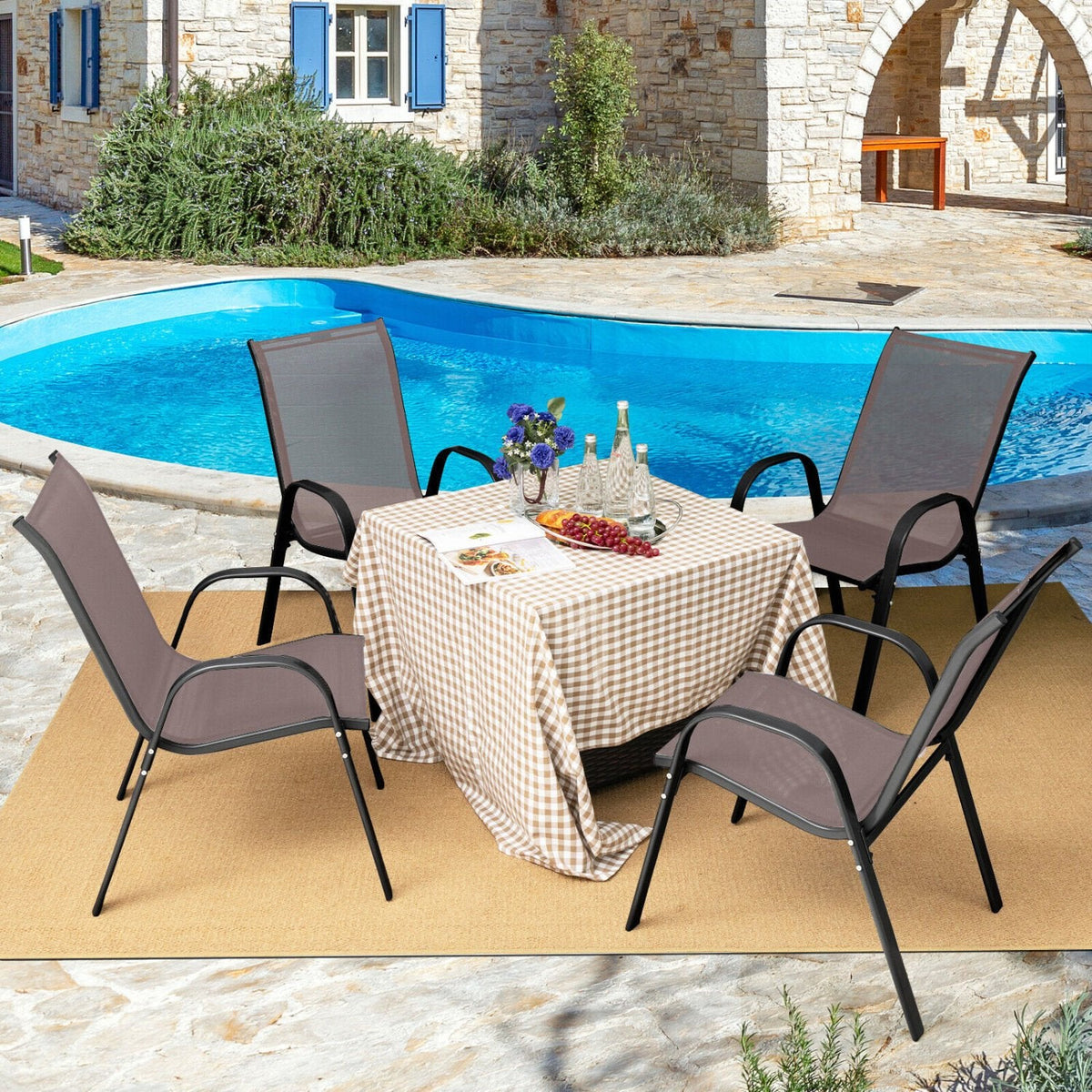 4er-Set stapelbarer Terrassenstühle mit Armlehnen – Braun