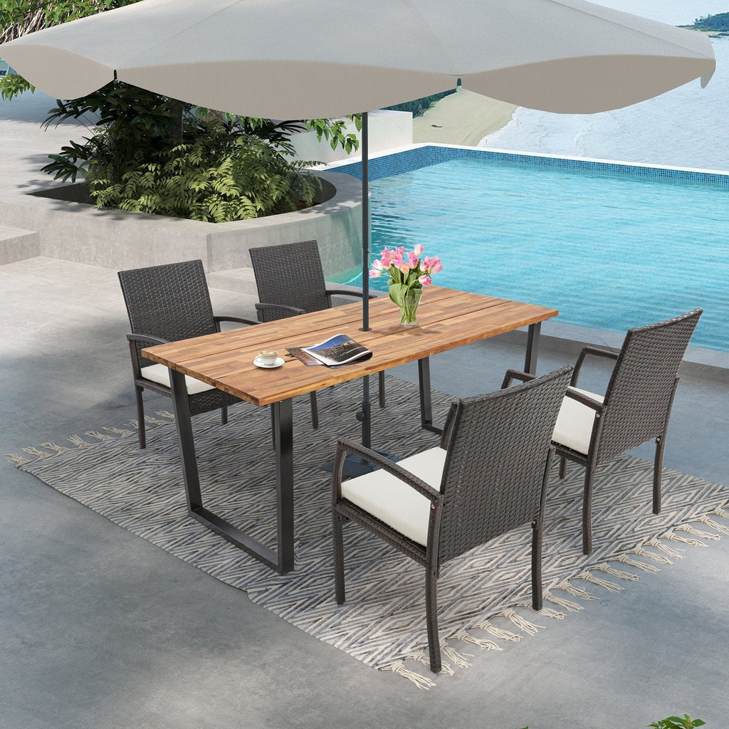 Juego de comedor de ratán para patio de 5 piezas, mesa de 69 pulgadas con cubierta de acacia, orificio de 2 pulgadas con tapa para paraguas y 4 sillones acolchados