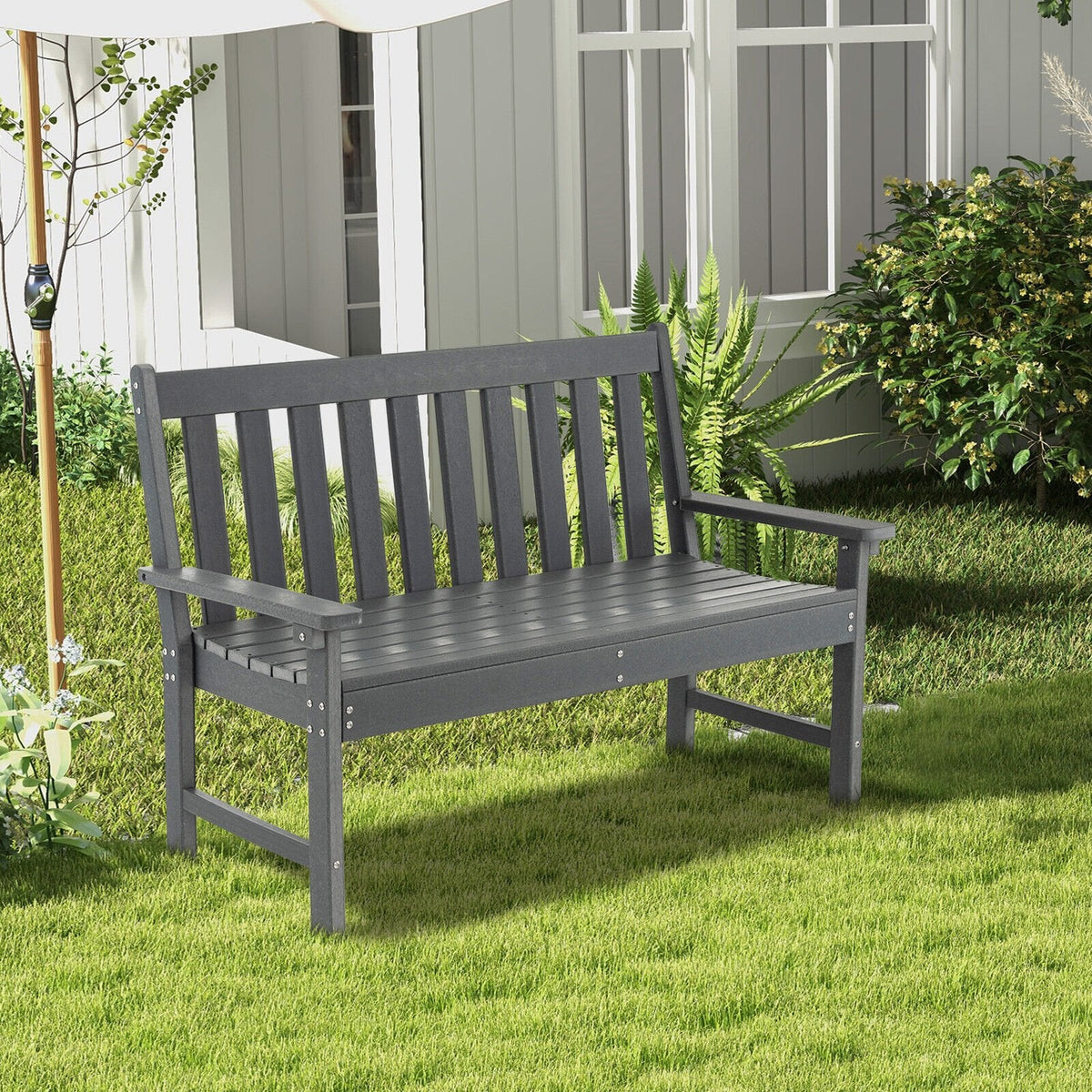 Banco de exterior de HDPE para todo tipo de clima de 52 pulgadas con respaldo y reposabrazos - Gris