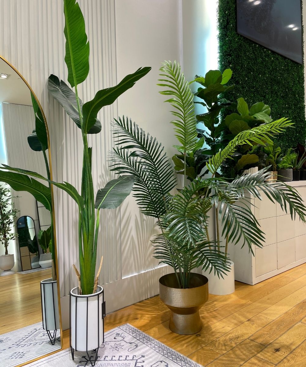Mati - White Planter With Black Stand