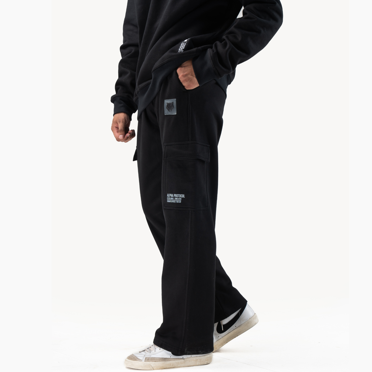 ALPHA-PROTOCOL-HOSE — WAR BLACK