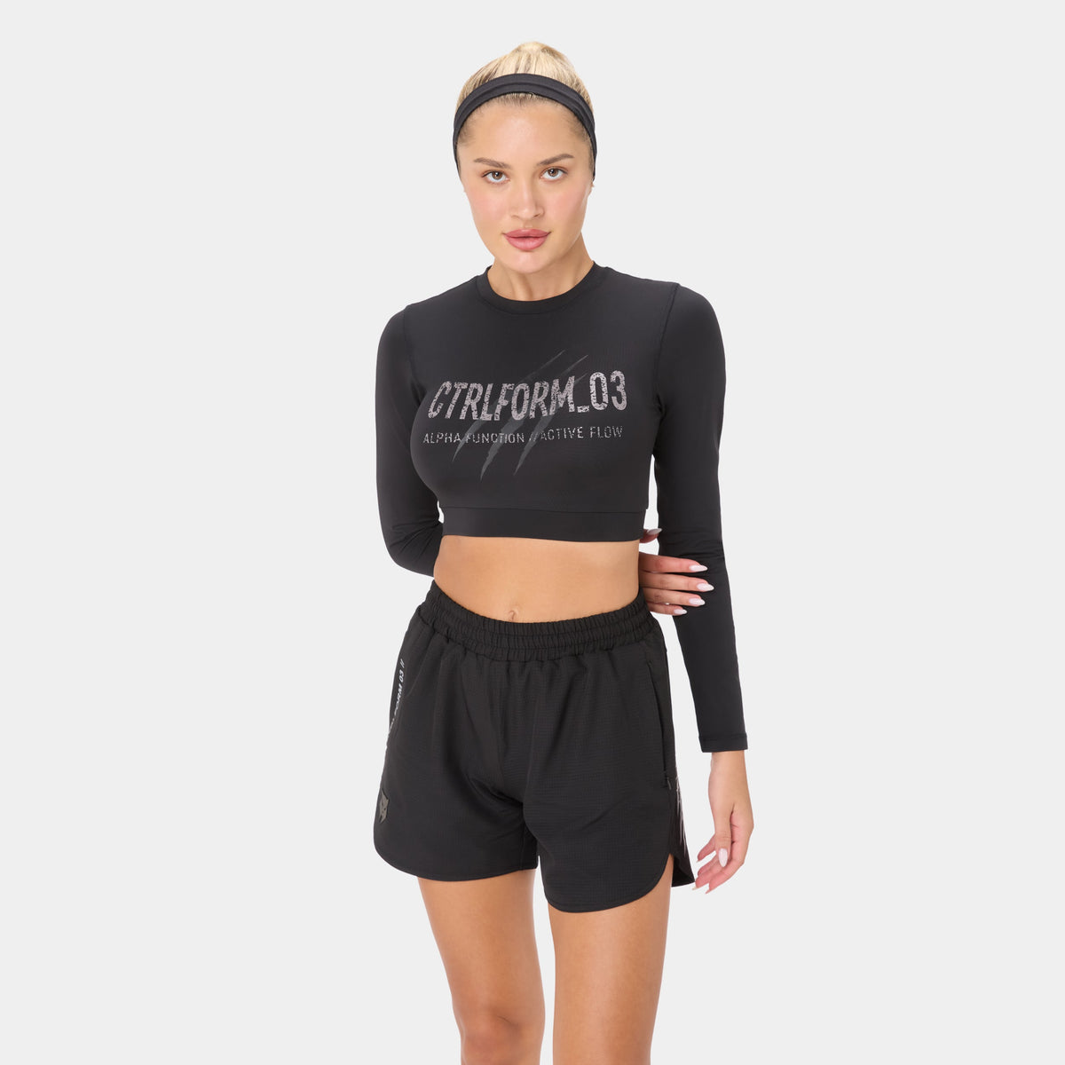CTRLFORM_03 CROP-TOP — WAR SCHWARZ