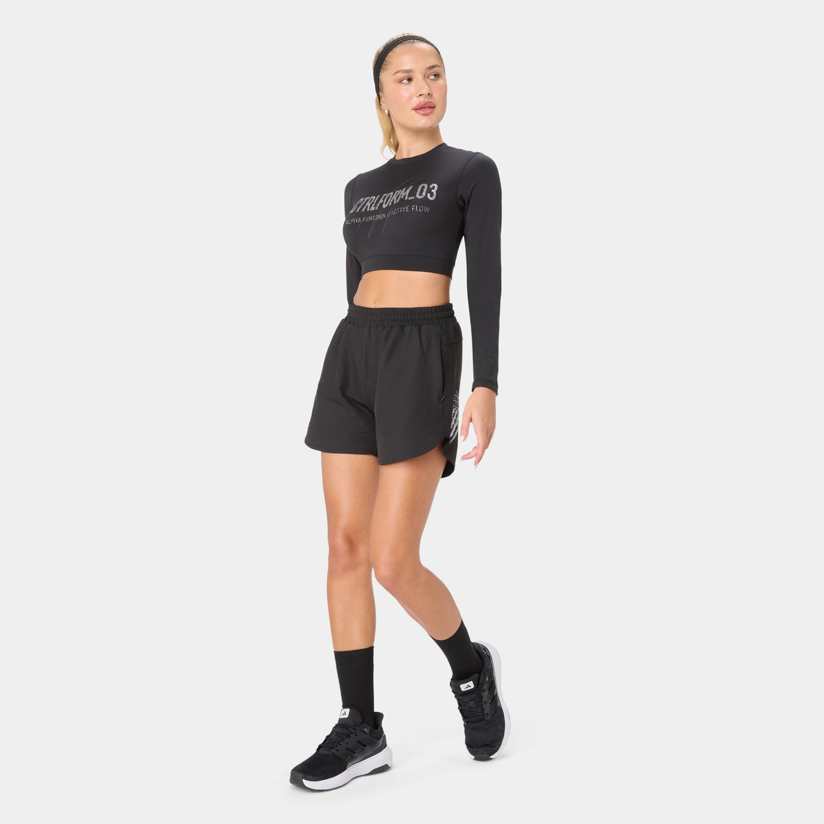 CTRLFORM_03 CROP-TOP — WAR SCHWARZ