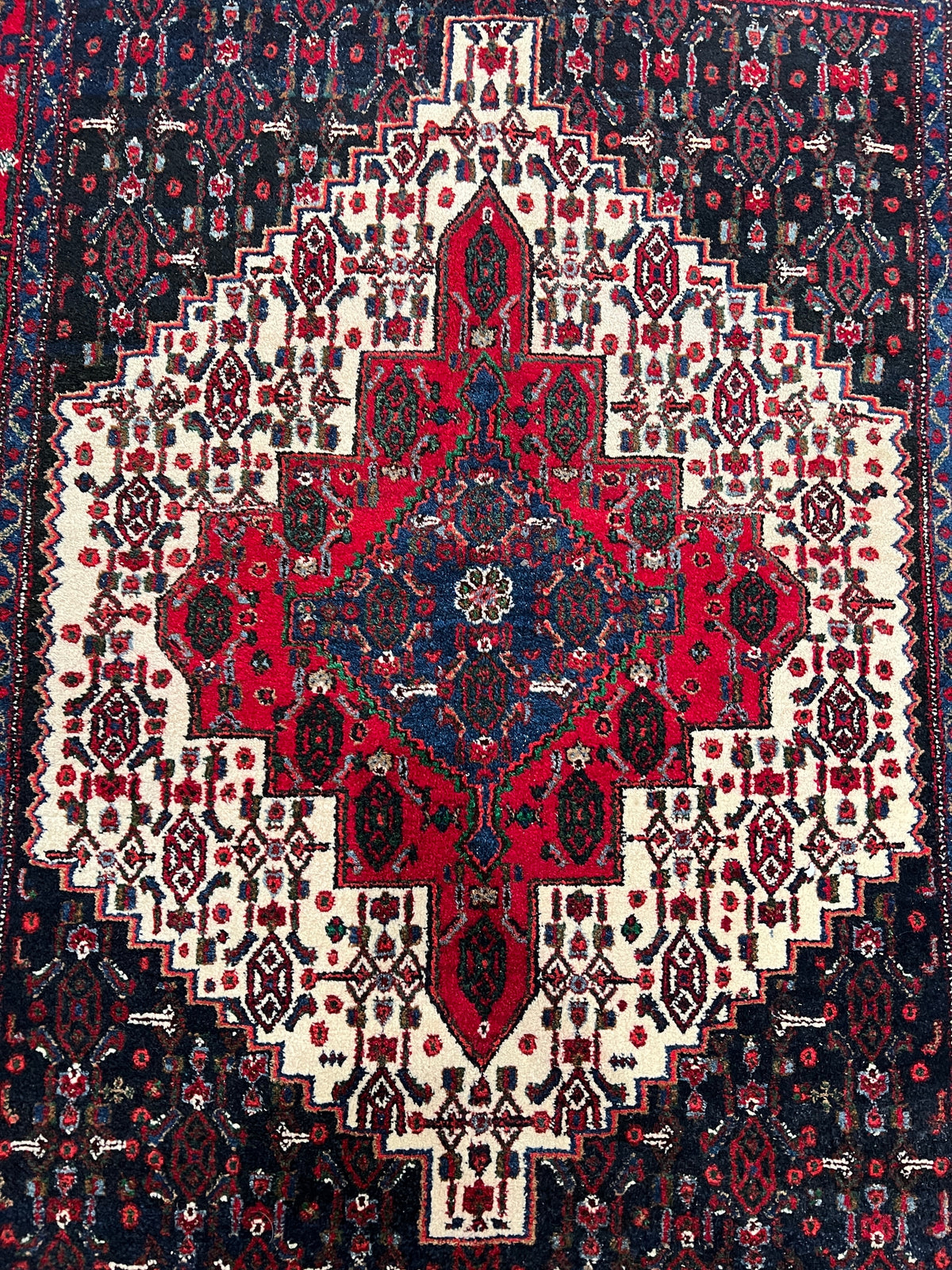 Persian Senneh Rug | 4' 2" x 5' 3"
