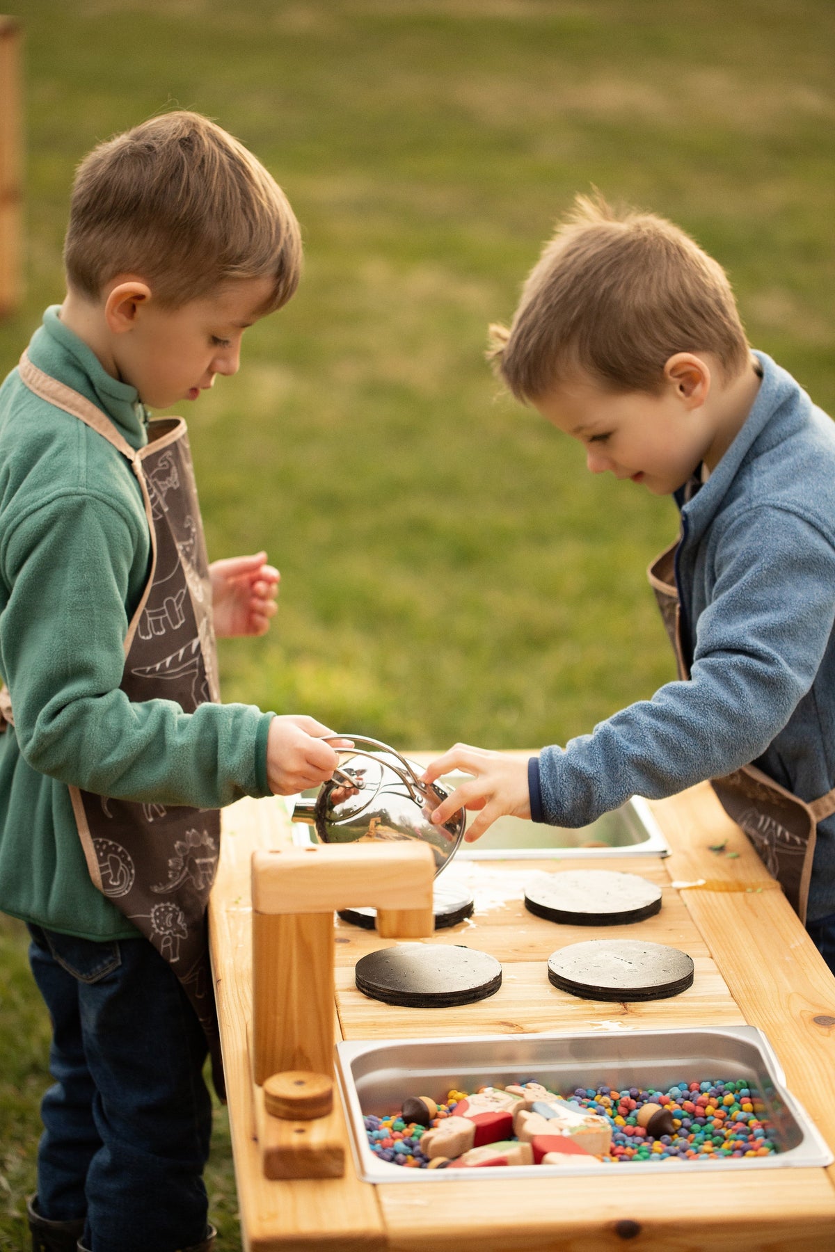 Centered Simple Mud Kitchen (with shelf)