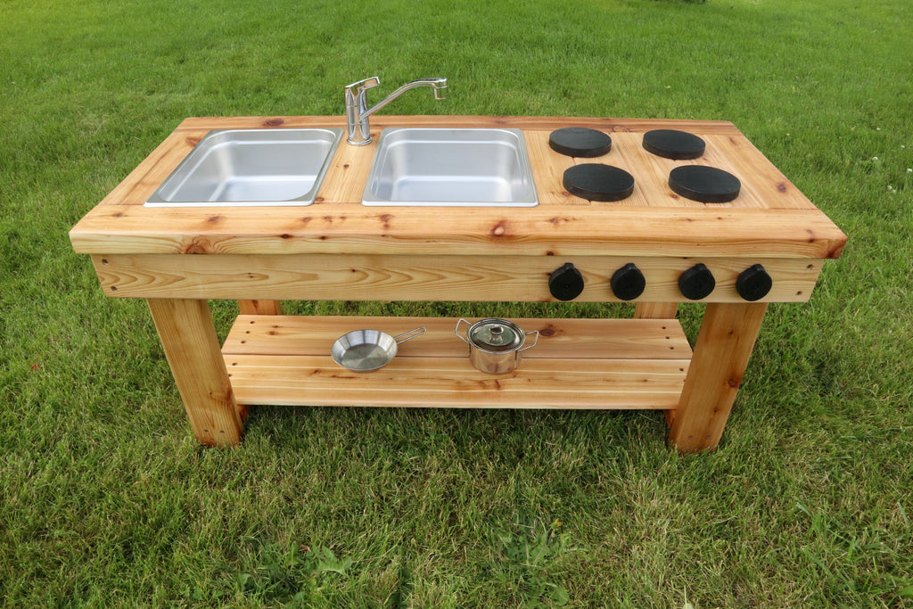 Simple Mud Kitchen (with shelf)