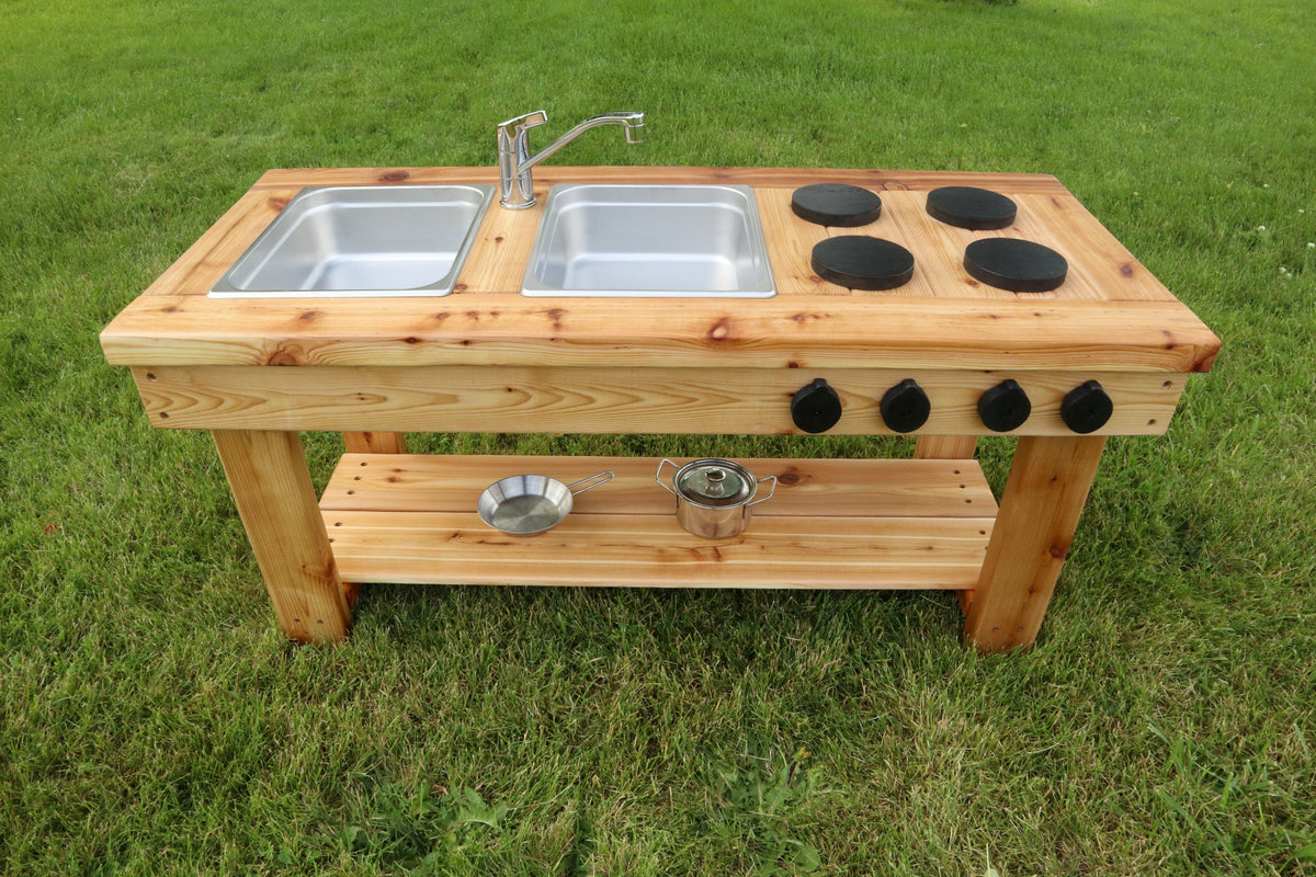 Simple Mud Kitchen (with shelf)