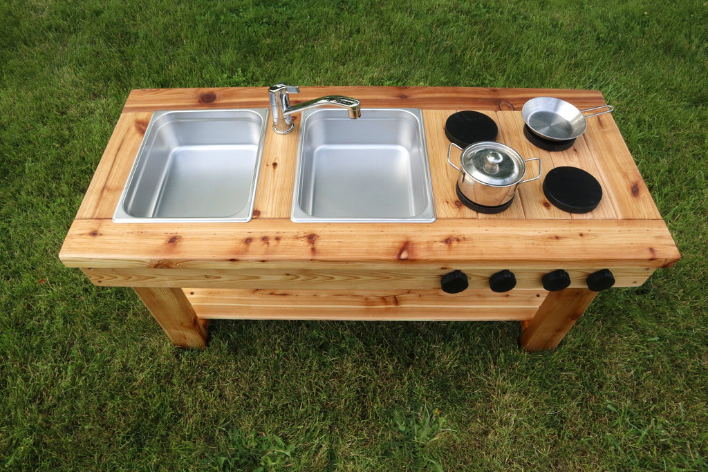 Simple Mud Kitchen (with shelf)