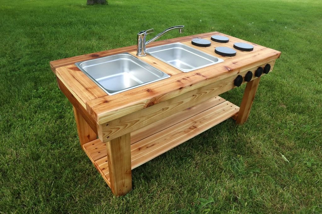 Simple Mud Kitchen (with shelf)