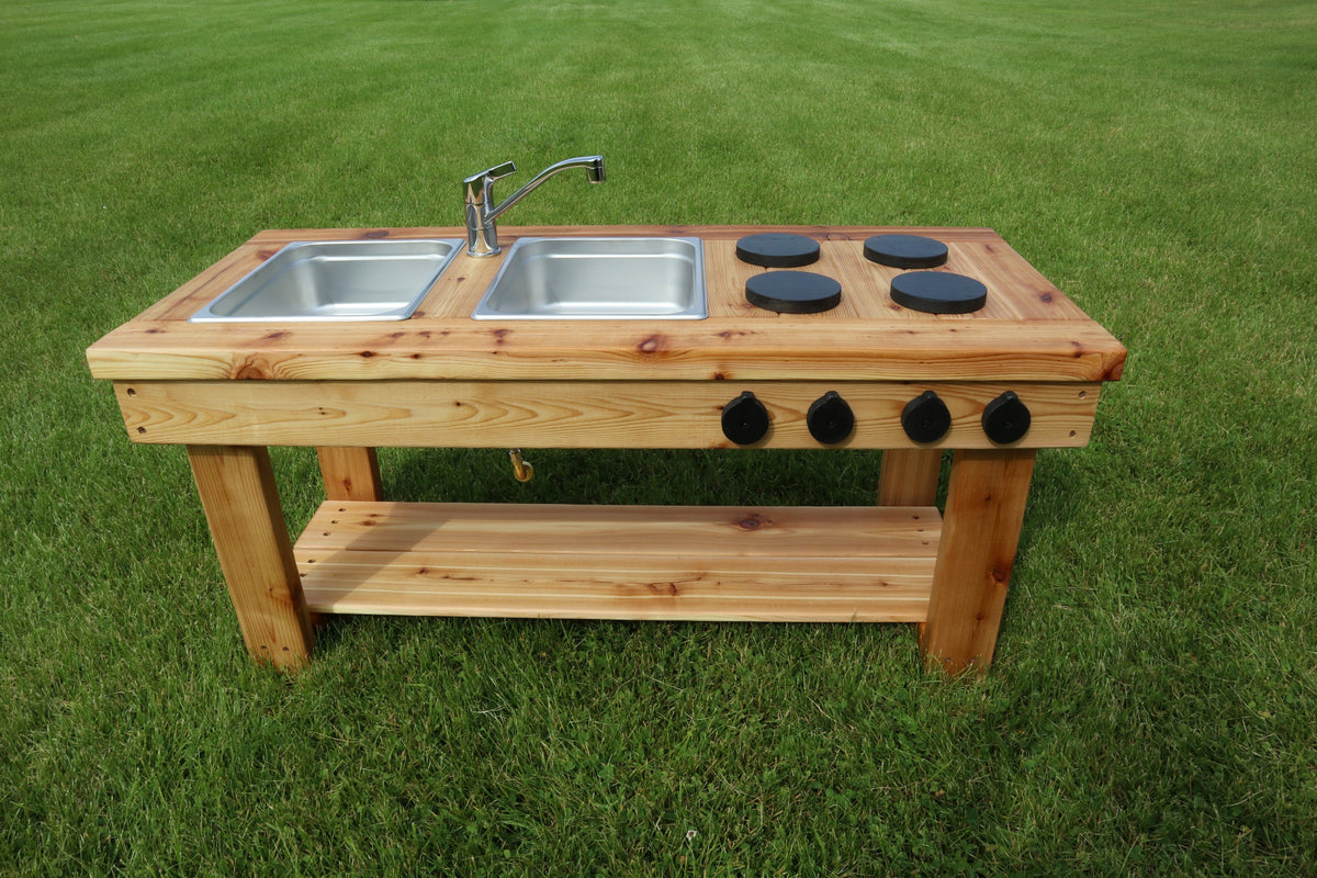 Simple Mud Kitchen (with shelf)