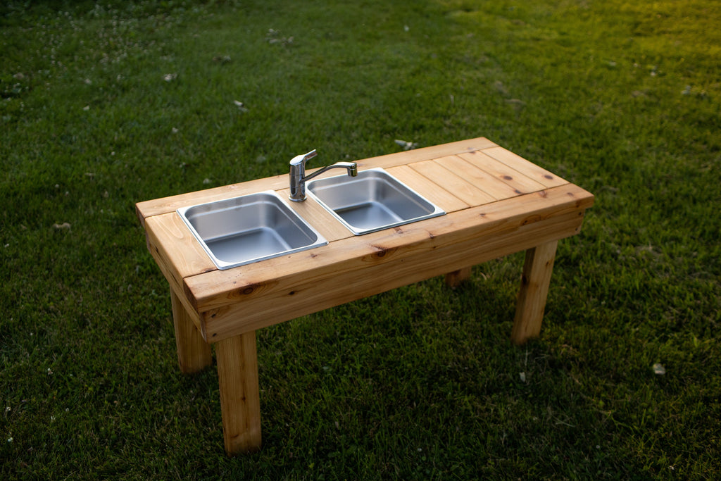 Simple Mud Kitchen (no shelf)