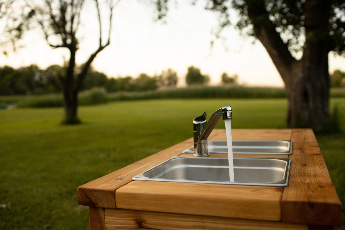 Simple Mud Kitchen (no shelf)
