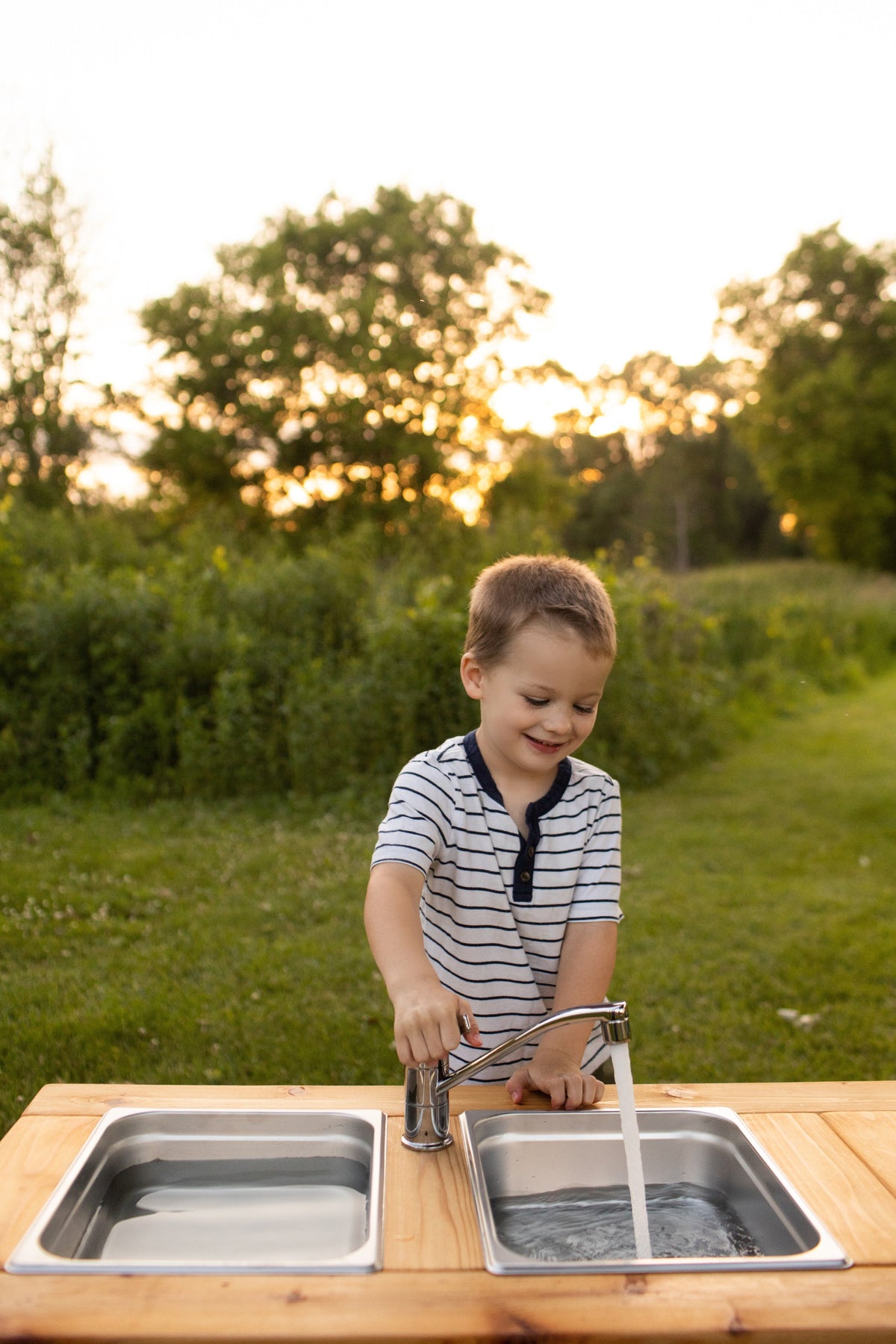 Simple Mud Kitchen (no shelf)