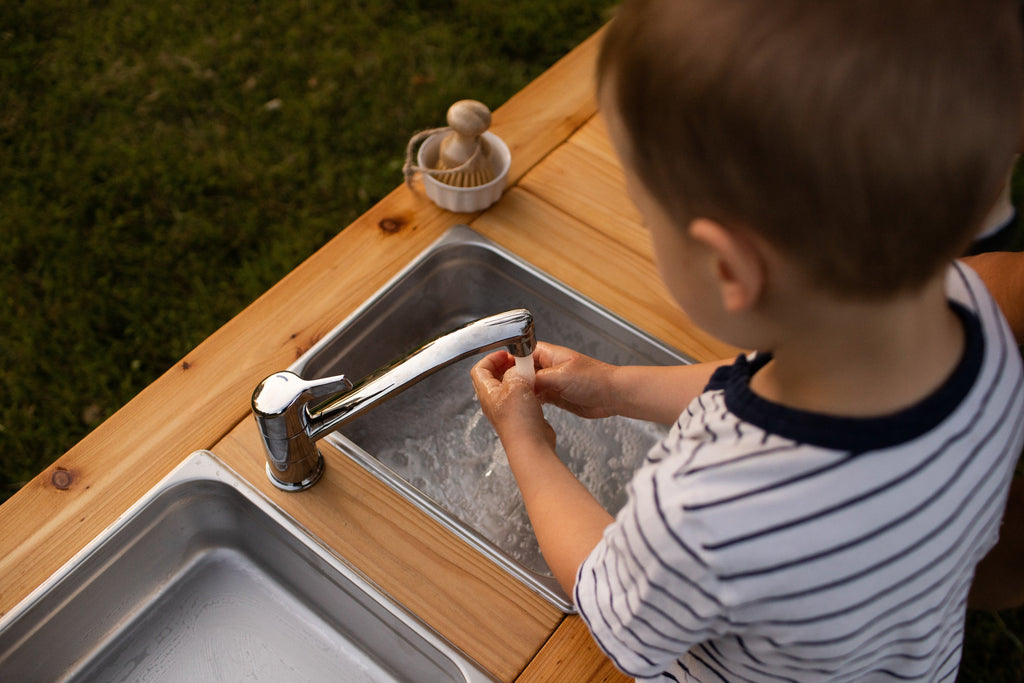 Simple Mud Kitchen (no shelf)