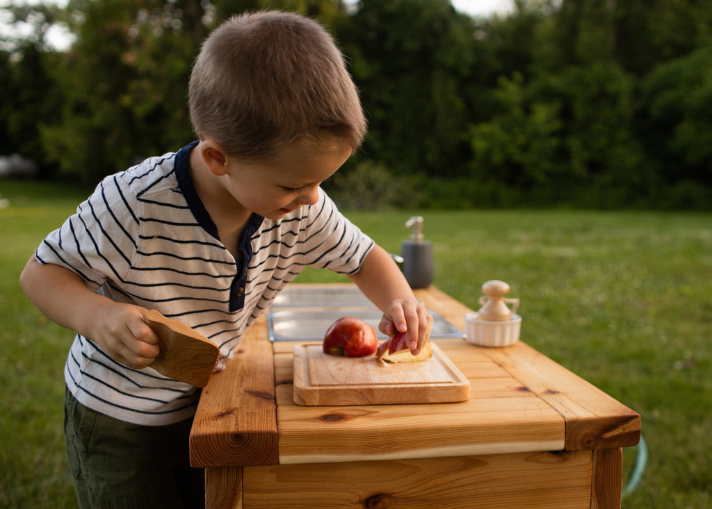Simple Mud Kitchen (no shelf)