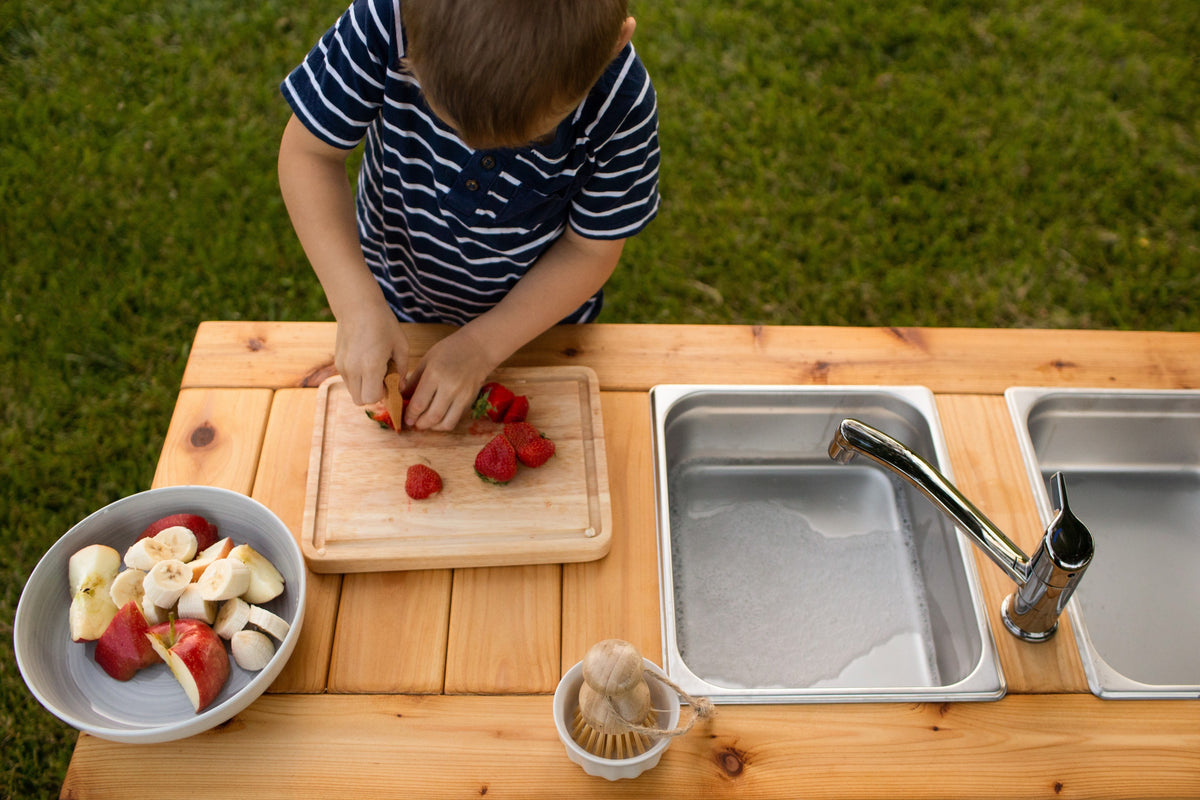 Simple Mud Kitchen (no shelf)