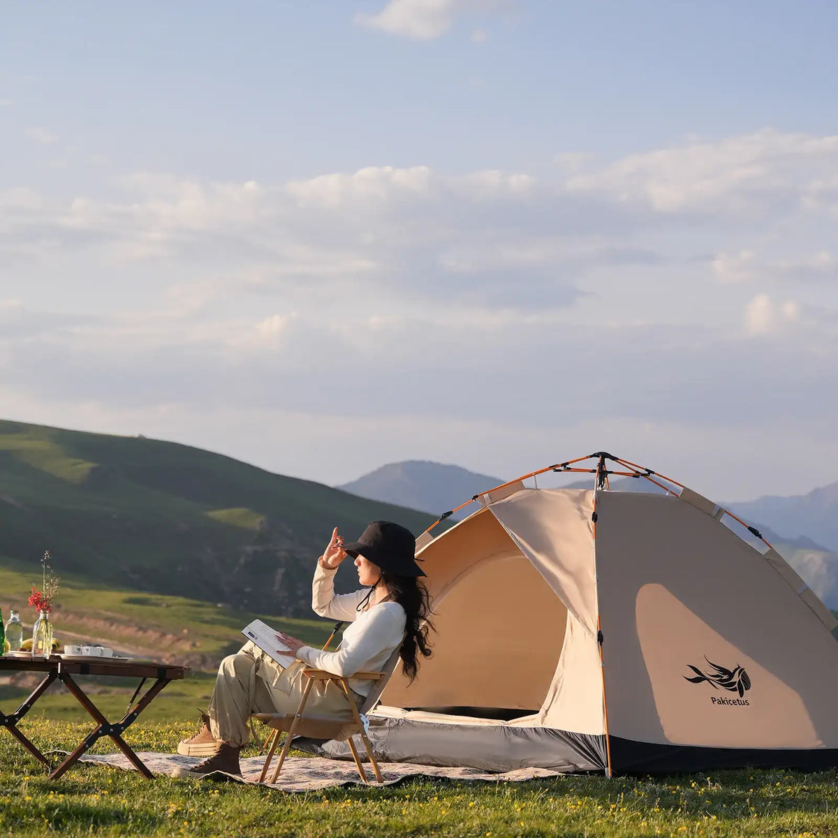 PAKICETUS automatisches Pop-up-Campingzelt für 2-4 Personen, sofort und schnell aufstellbares, tragbares winddichtes Zelt, leichtes Trekking-Zelt für Outdoor-Reisen, Wanderungen und Picknicks