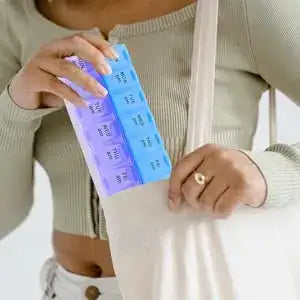 週間ピルケース - 14コンパートメント携帯用薬箱、毎日のお薬管理用7日間ダブルロウピルケース
