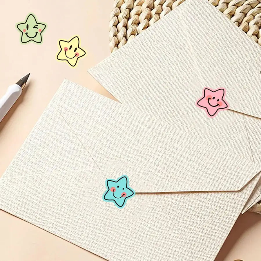 500 Pcs Colorful Star Expression Stickers Roll - Pastel Aesthetic Star-Shaped Labels with Cheerful Design, Self-Adhesive
