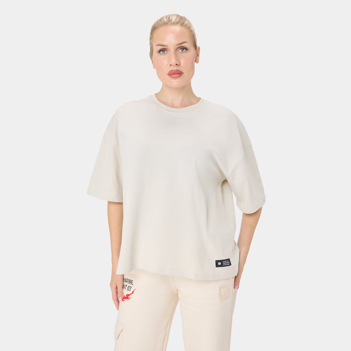 CAMISETA OVERSIZED SHEWOLF_09 — BEIGE TÁCTICO