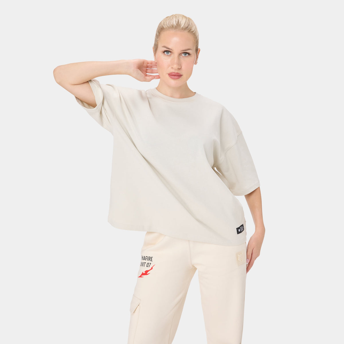 CAMISETA OVERSIZED SHEWOLF_09 — BEIGE TÁCTICO