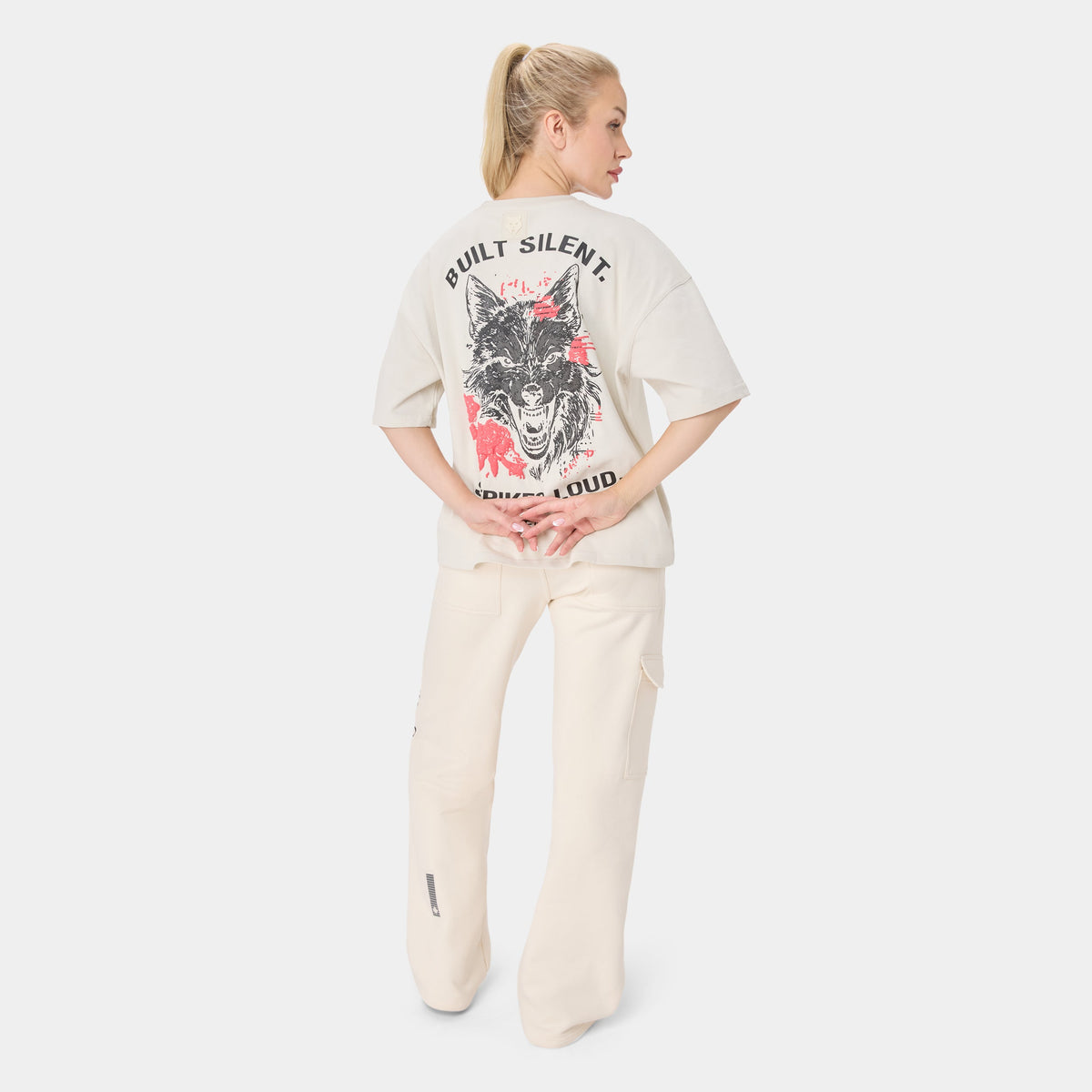 CAMISETA OVERSIZED SHEWOLF_09 — BEIGE TÁCTICO