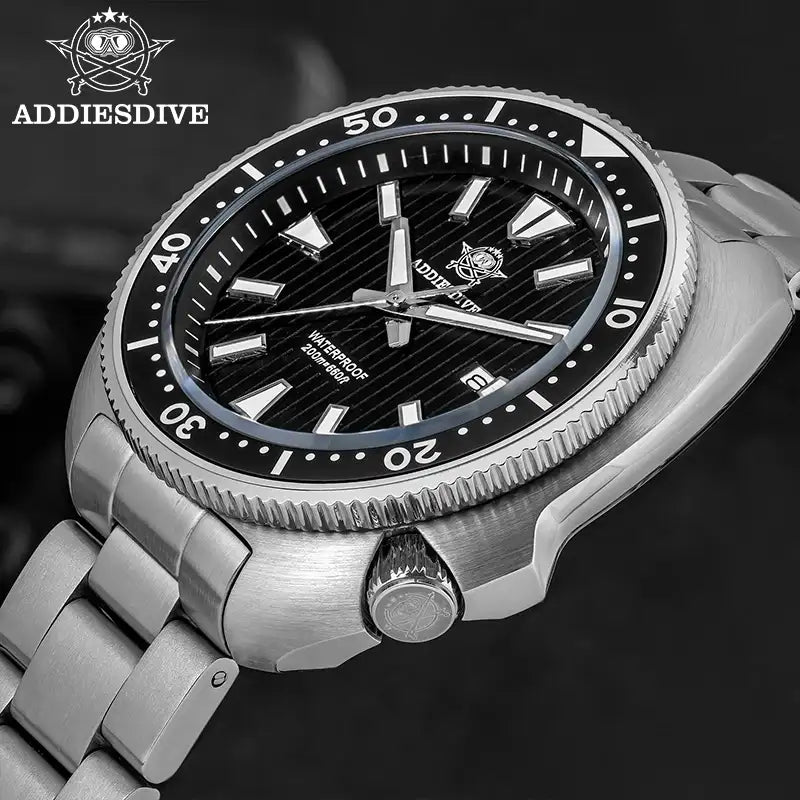 ADDIESDIVE Herren-Outdoor-Quarzuhr, neu, 200 m Tauchtiefe, BGW9 Super Blue Leuchtanzeige, Saphirglas, Herrenuhr aus Edelstahl