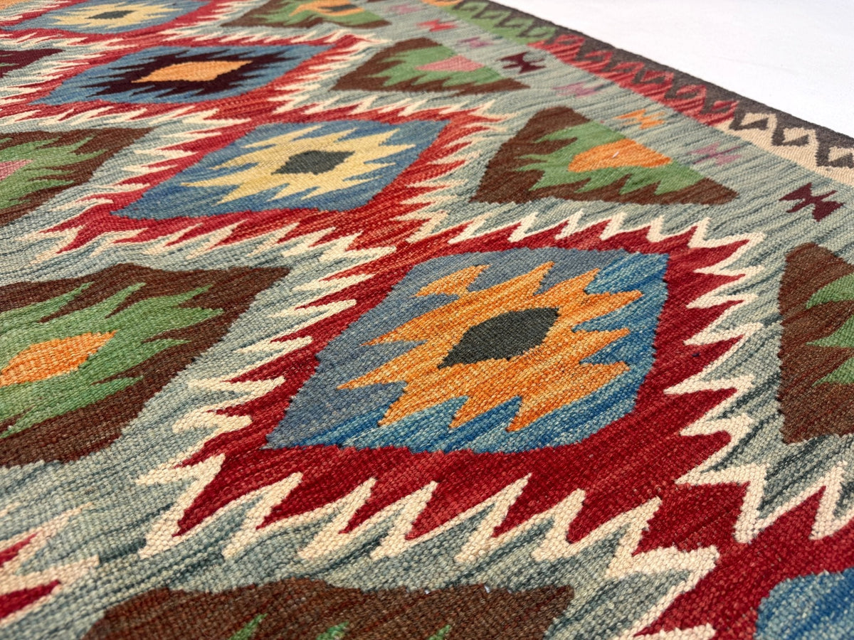 Kilim afgano de Maimana — Rombos dentados en salvia y rubí | 5' × 6'7"