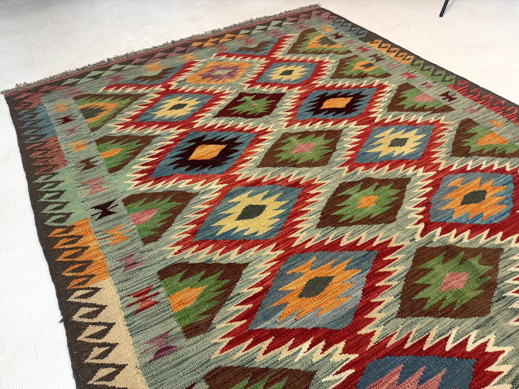 Kilim afgano de Maimana — Rombos dentados en salvia y rubí | 5' × 6'7"