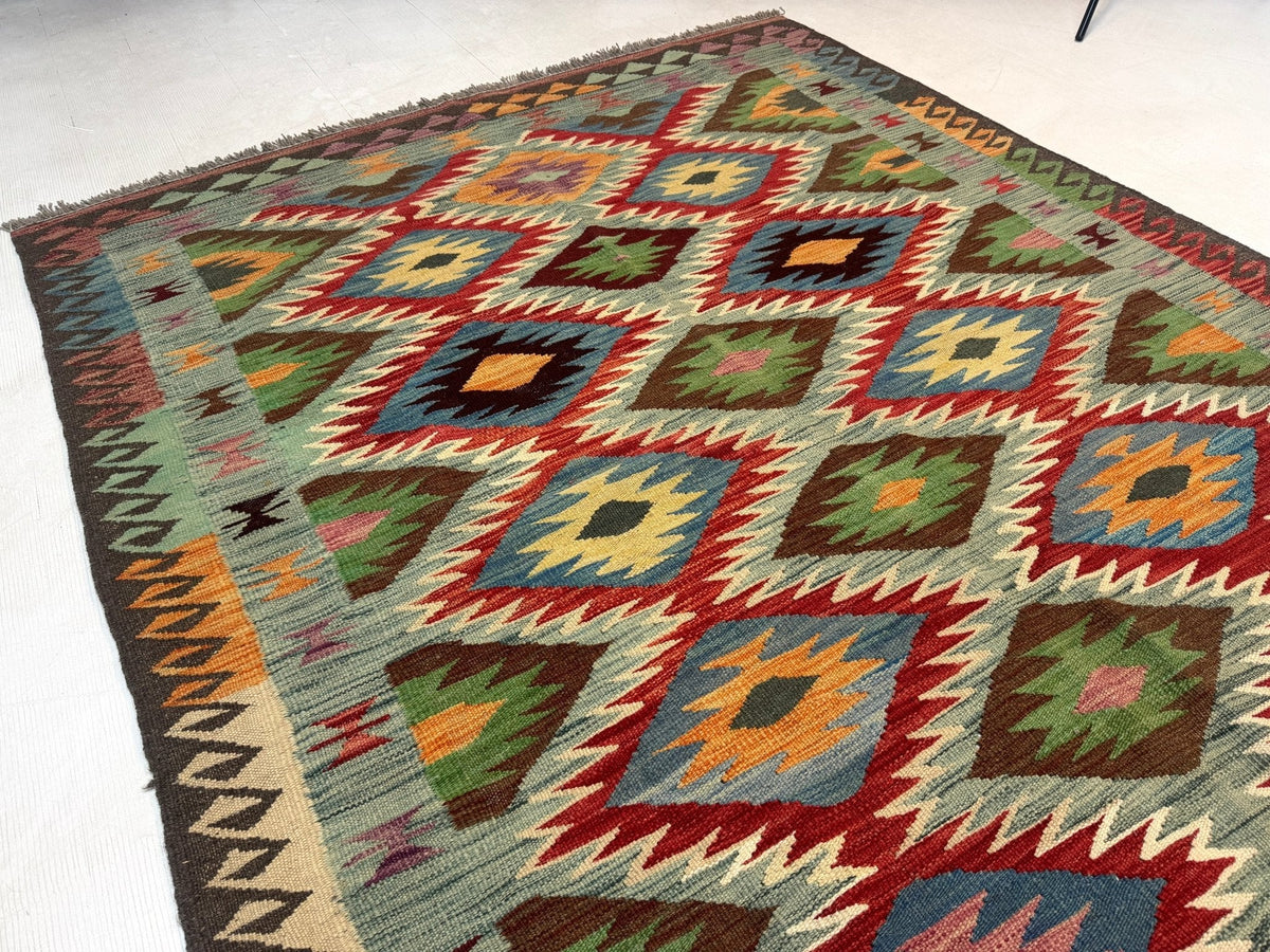 Kilim afgano de Maimana — Rombos dentados en salvia y rubí | 5' × 6'7"