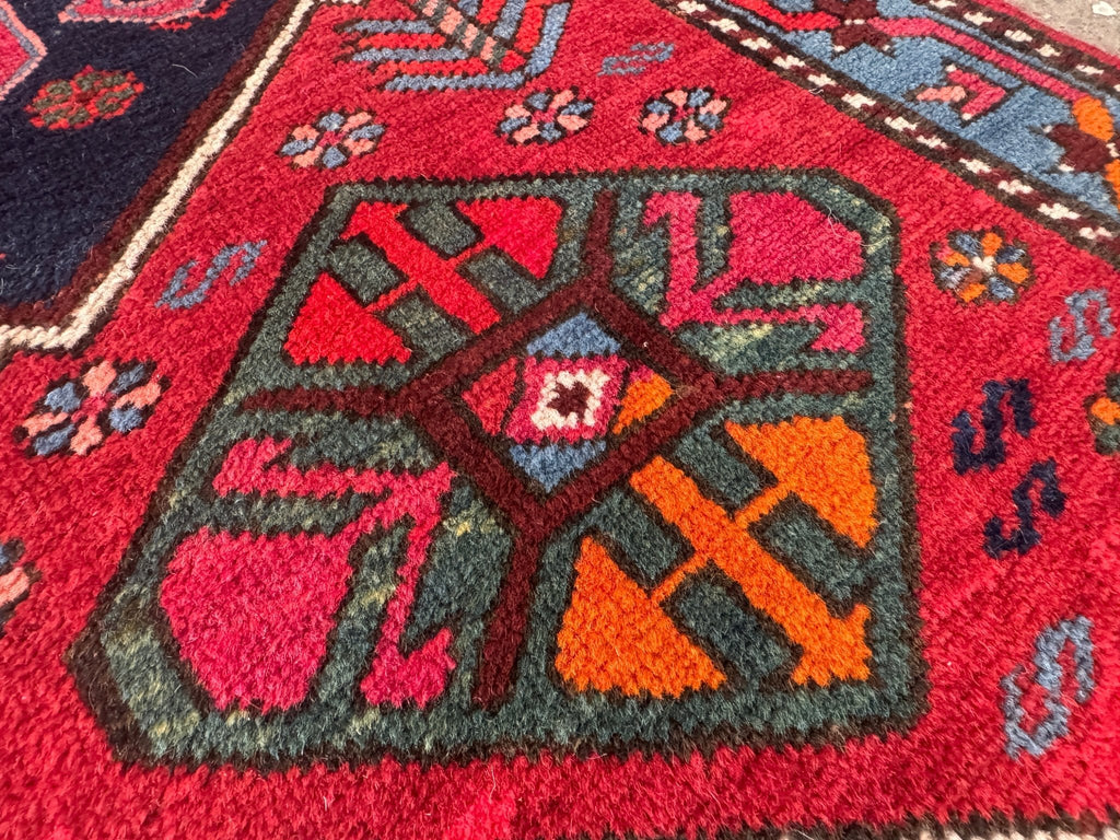 Antiker Karabach-Läufer — Safran- & Rubinrote Wolkenbänder | 3'4" × 9'