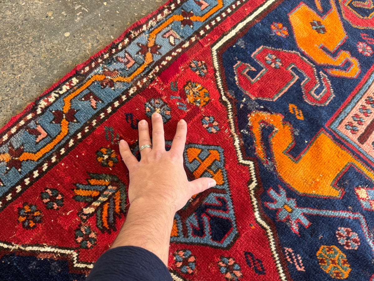 Antiker Karabach-Läufer — Safran- & Rubinrote Wolkenbänder | 3'4" × 9'