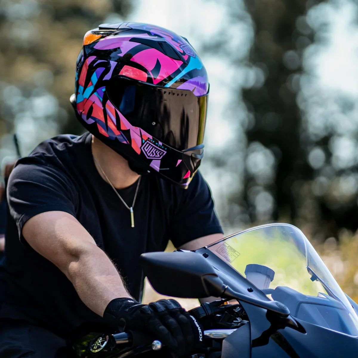 Voss 989 Moto-V TopRockr Integralhelm glänzend für Motorradfahrer