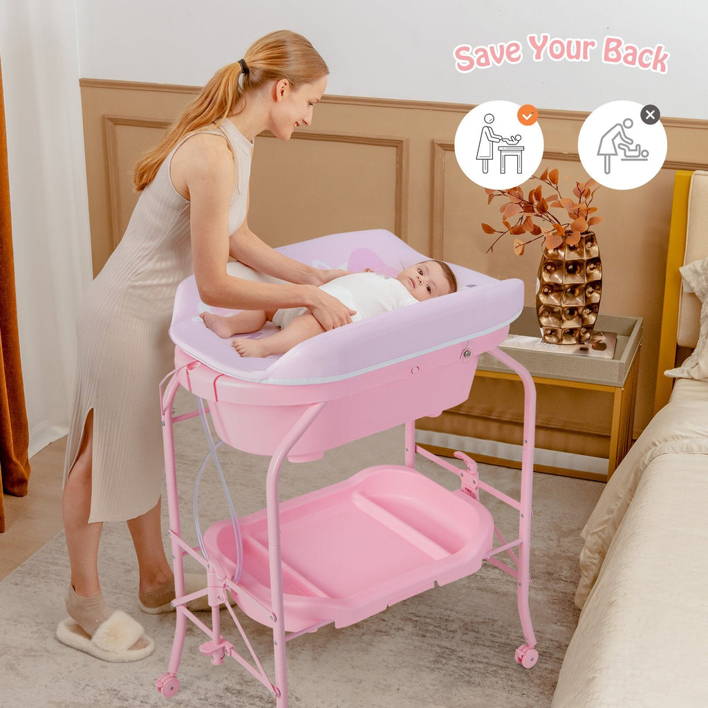 Zusammenklappbarer Wickeltisch für Babys mit Badewanne und 4 Universalrollen – Rosa