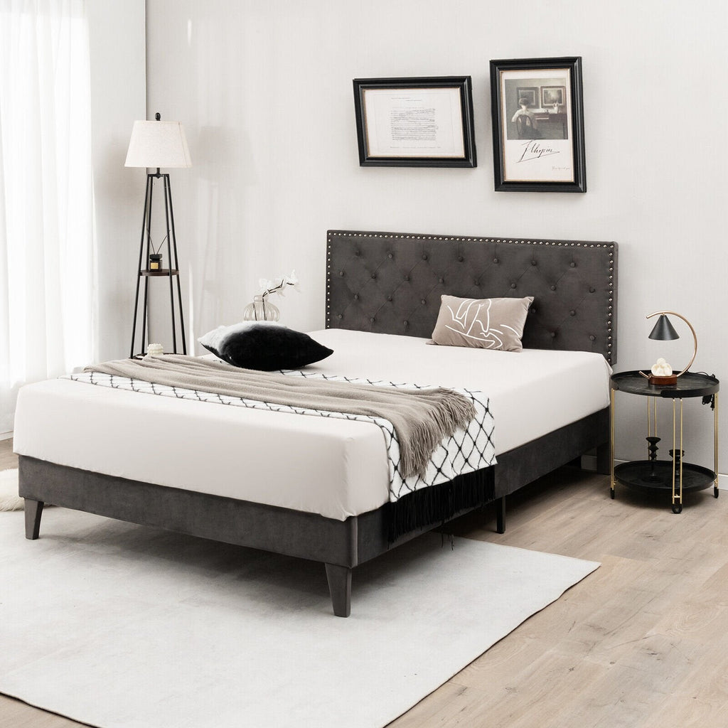 Cama de plataforma tapizada tamaño Queen con cabecera capitoné con tachuelas y 9 patas de soporte