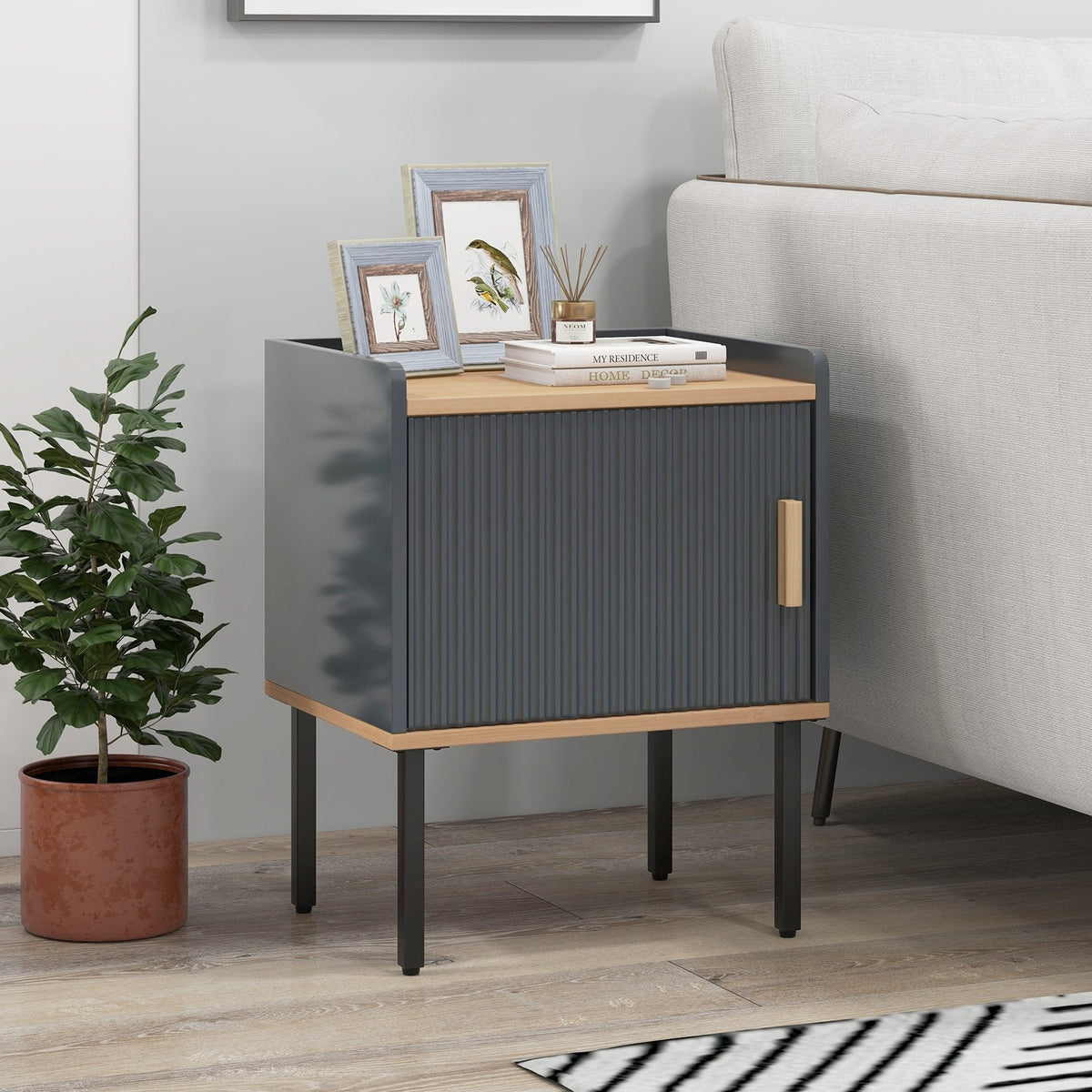 Nachttisch und Beistelltisch mit Türschrank, Grau