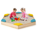 Massiver Outdoor-Sandkasten aus Holz mit 6 integrierten, fächerförmigen Sitzen
