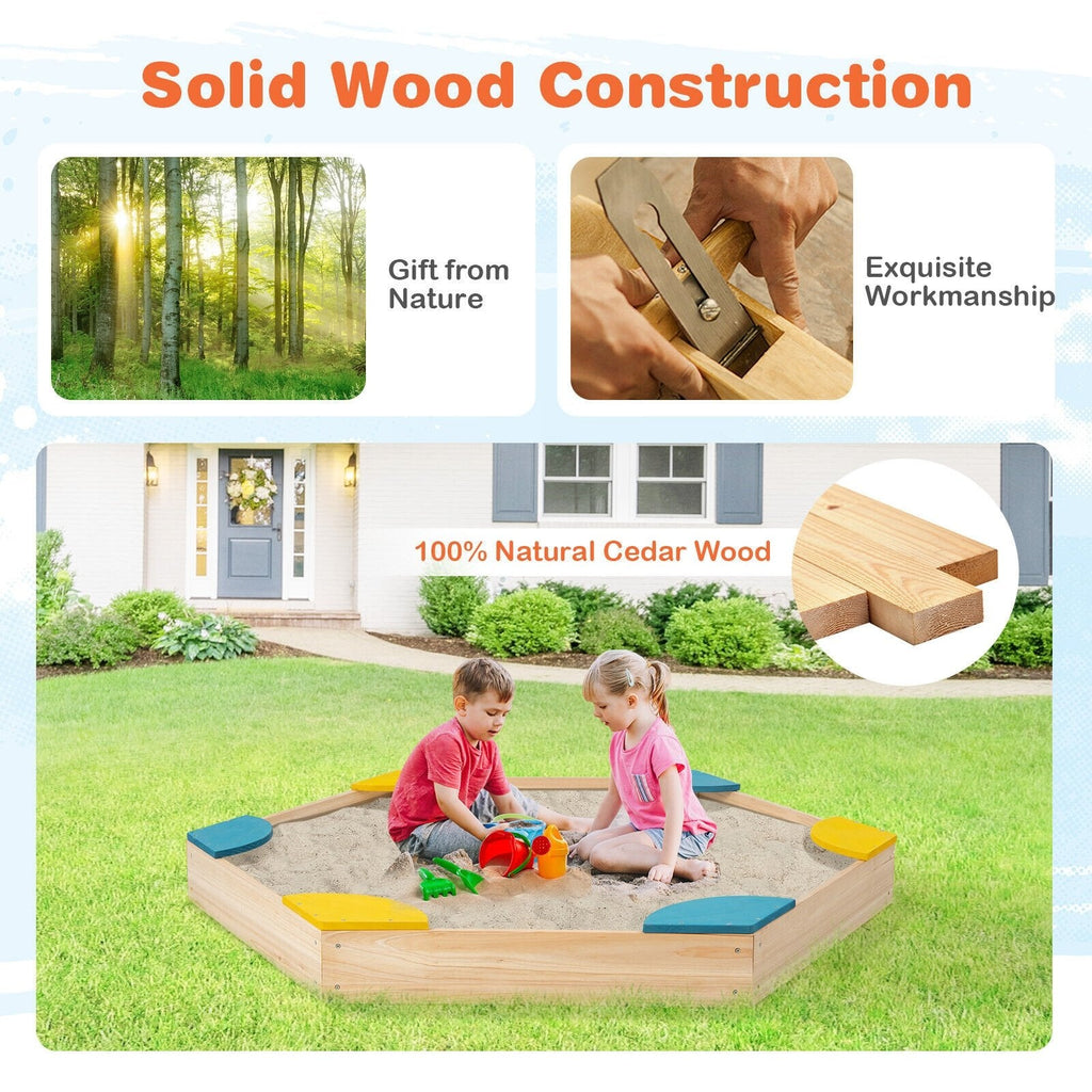 Massiver Outdoor-Sandkasten aus Holz mit 6 integrierten, fächerförmigen Sitzen