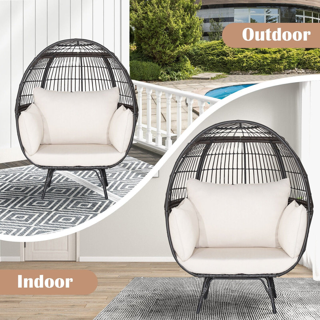Übergroßer Lounge-Eierstuhl aus Korbgeflecht mit 4 cremeweißen Kissen, braunes Rattan