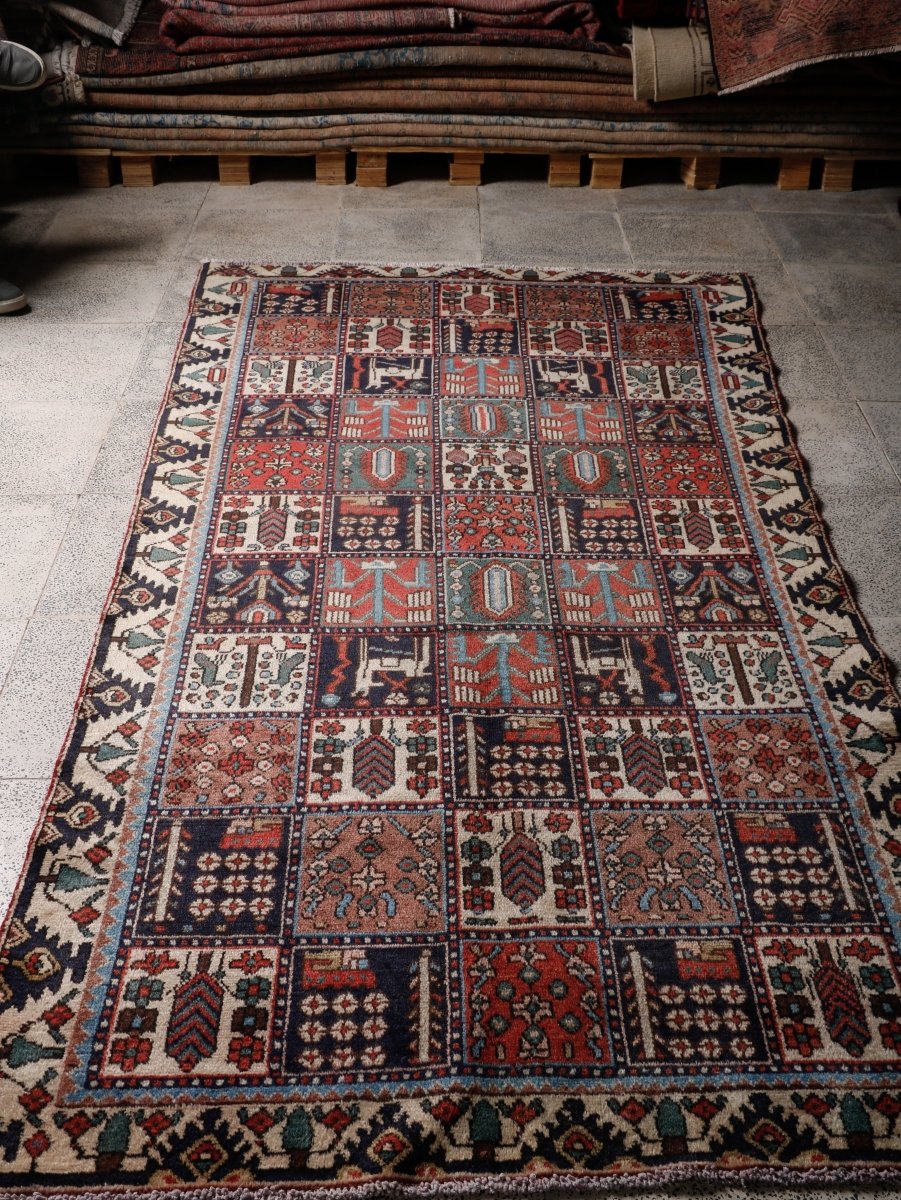 Persian Bakhtiar Rug | 4' 3" x 8' 6"