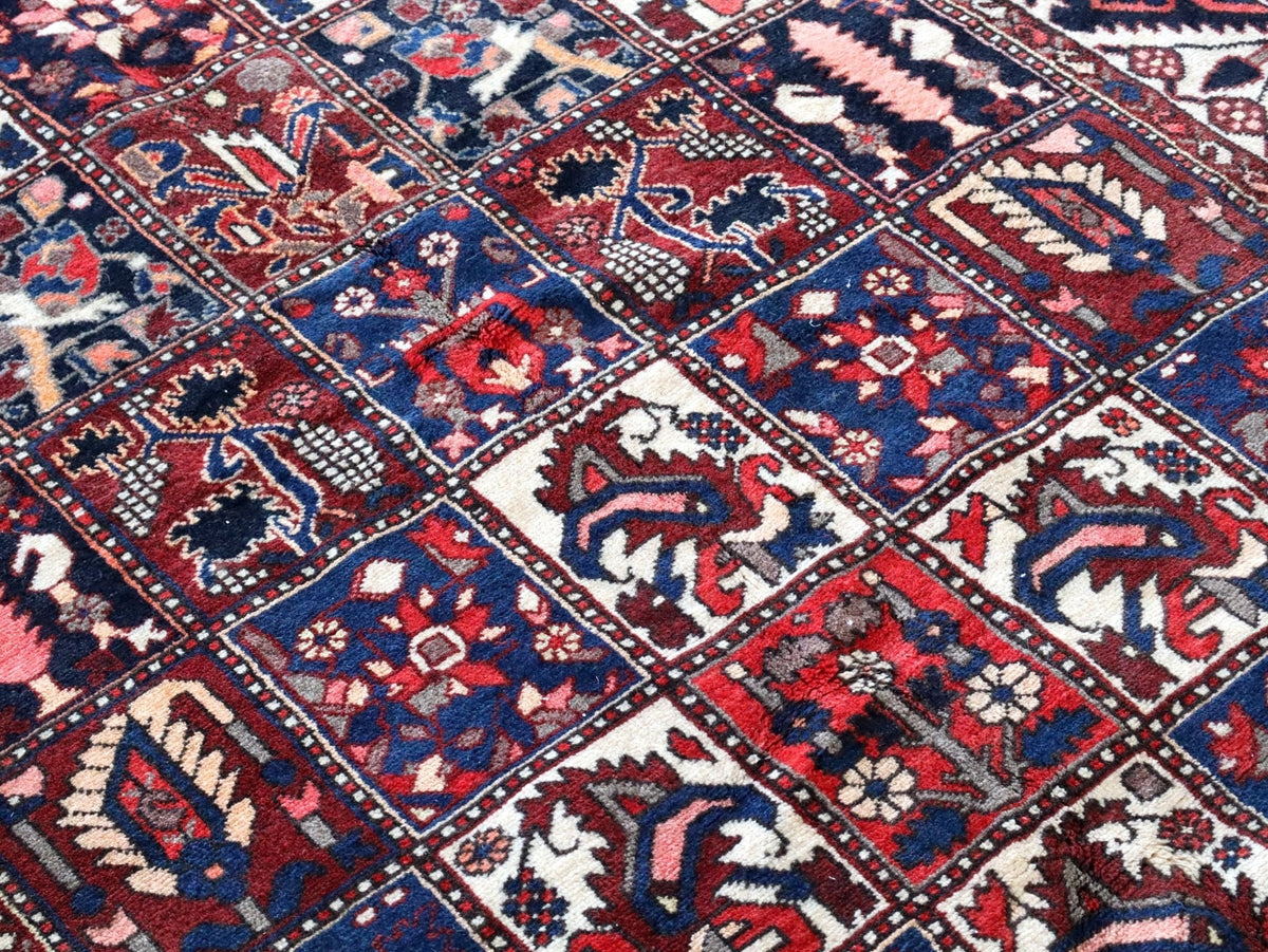Persischer Bakhtiari-Teppich — Paneele mit Vögeln und Zypressengarten | 5'1" × 9'6"