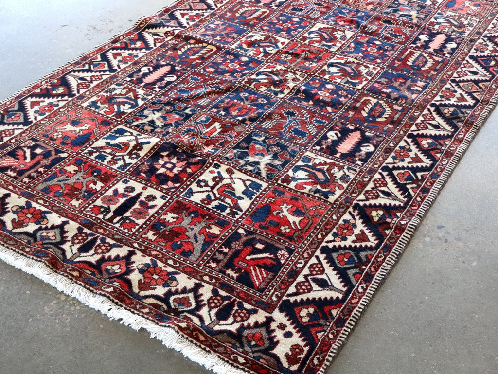 Persischer Bakhtiari-Teppich — Paneele mit Vögeln und Zypressengarten | 5'1" × 9'6"