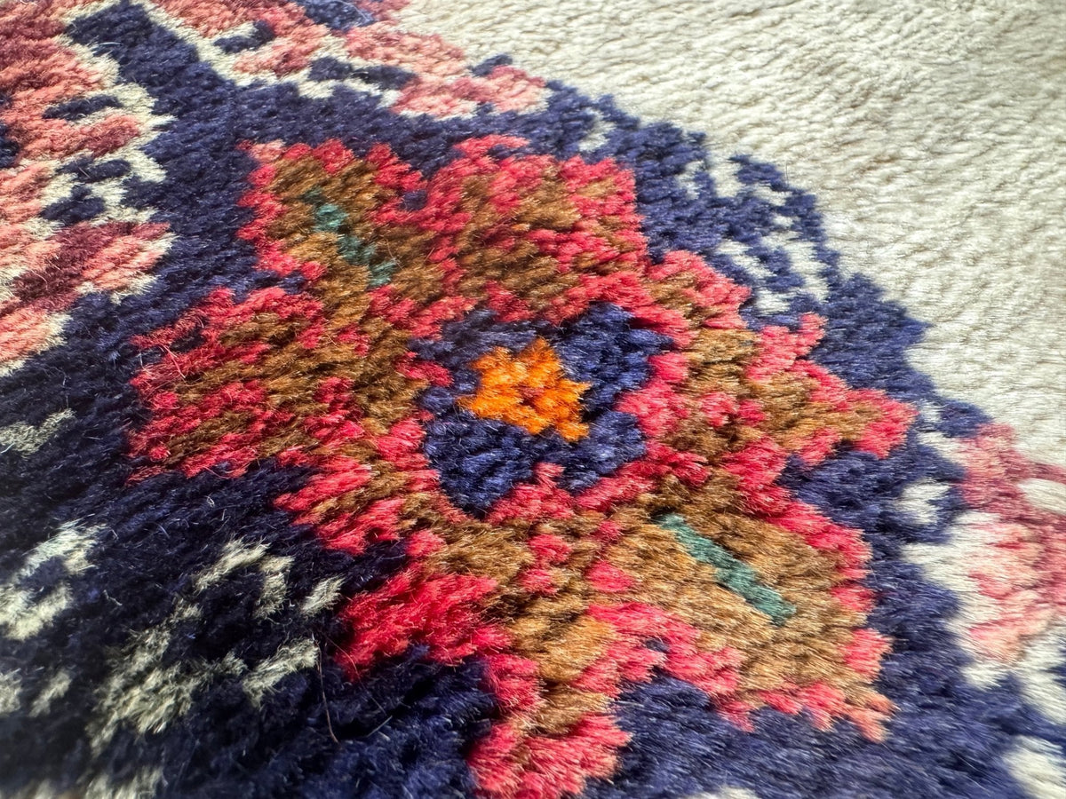 Boyukabad Accent Rug — Ivory Medallion on Rose Red | 3'5" × 3'9"