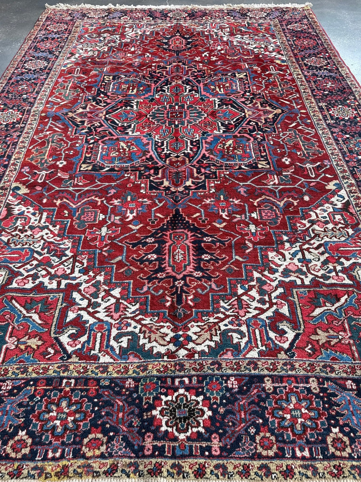 Persian Heriz Rug — Ruby Red & Indigo Star Medallion | 8'3" × 11'